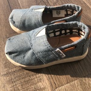 Toms size 5 toddler shoes